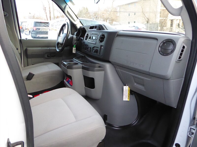 2013 FORD E-350 - Image 19