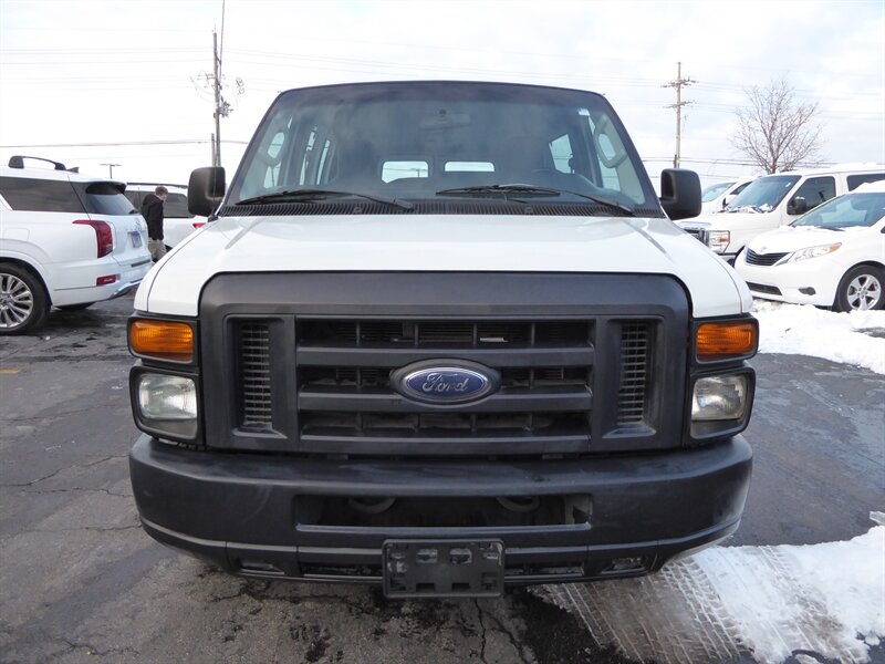 2013 FORD E-350 - Image 2