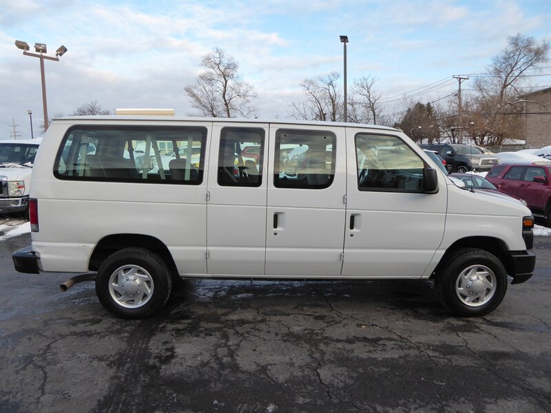 2013 FORD E-350 - Image 8