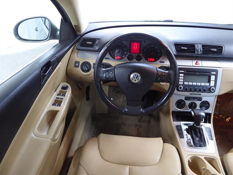 2008 VOLKSWAGEN PASSAT - Image 10