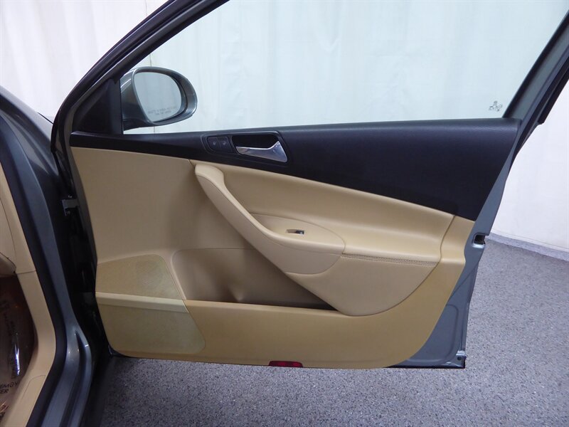 2008 VOLKSWAGEN PASSAT - Image 23