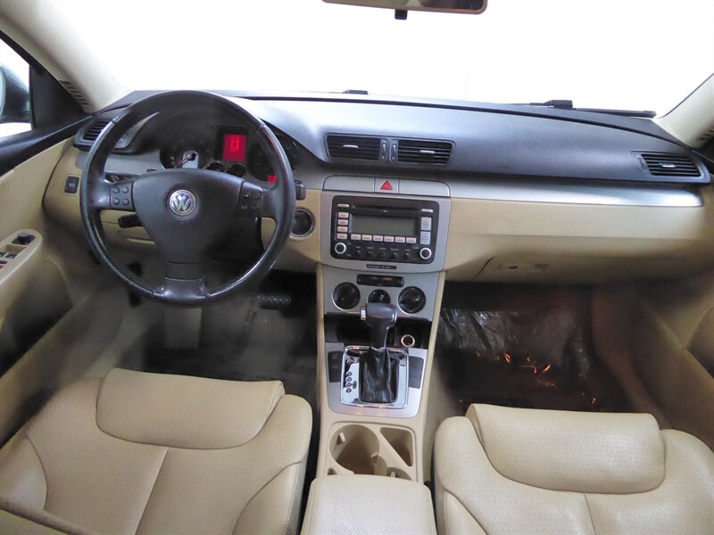 2008 VOLKSWAGEN PASSAT - Image 9