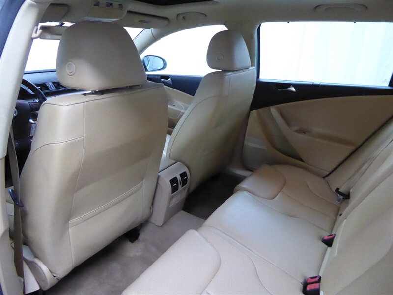 2008 VOLKSWAGEN PASSAT - Image 24