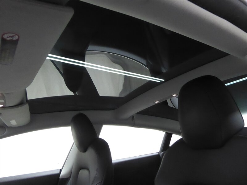 2018 TESLA MODEL 3 - Image 17