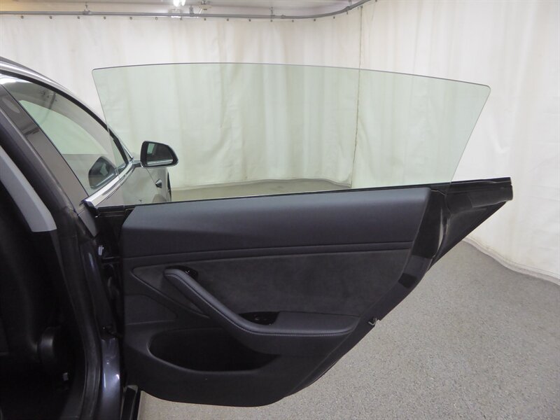 2018 TESLA MODEL 3 - Image 31