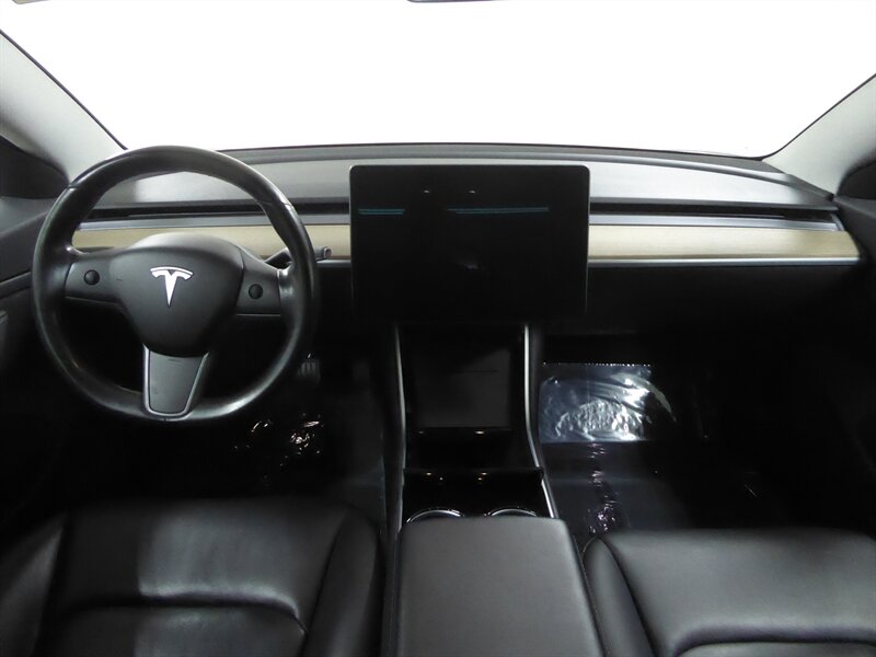 2018 TESLA MODEL 3 - Image 9