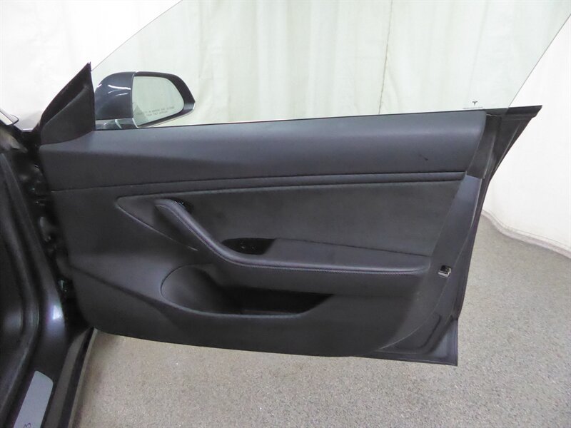 2018 TESLA MODEL 3 - Image 25