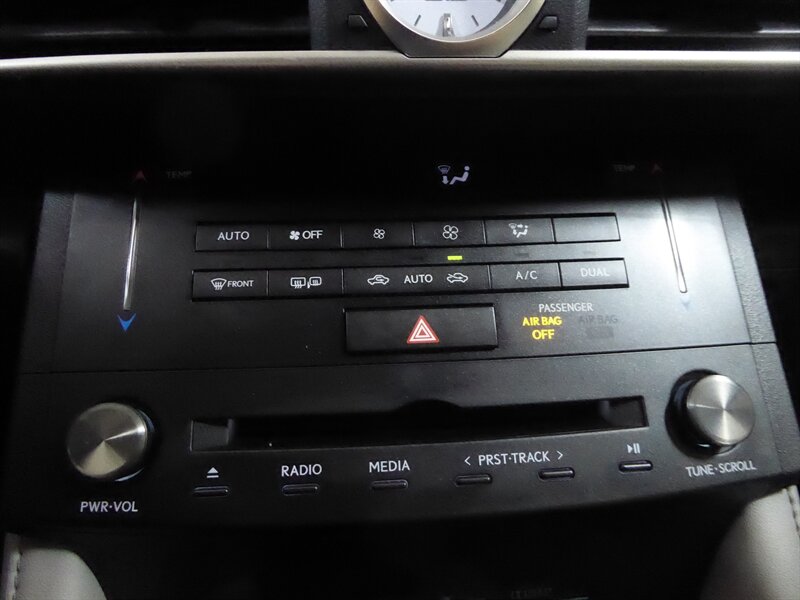 2015 LEXUS RC - Image 16