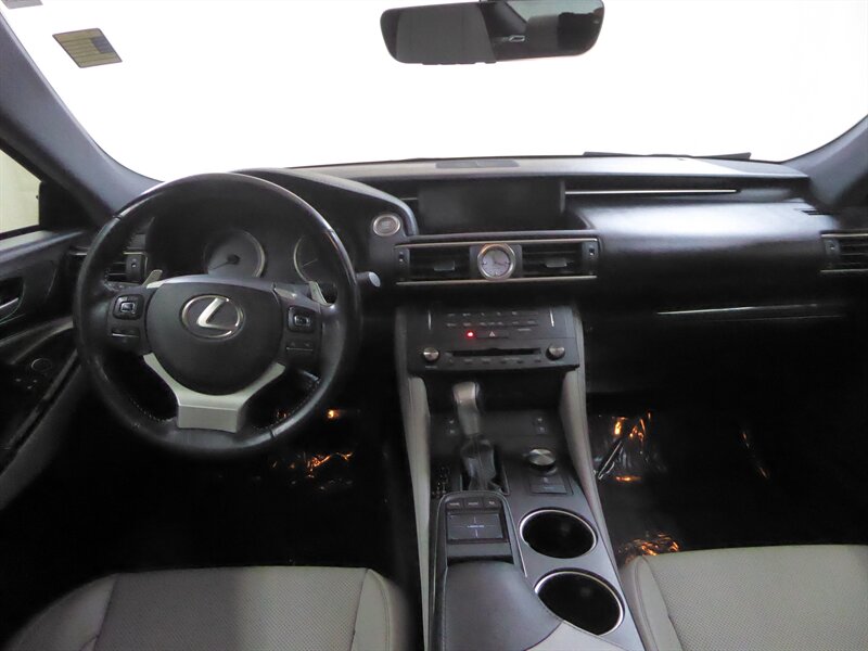 2015 LEXUS RC - Image 9