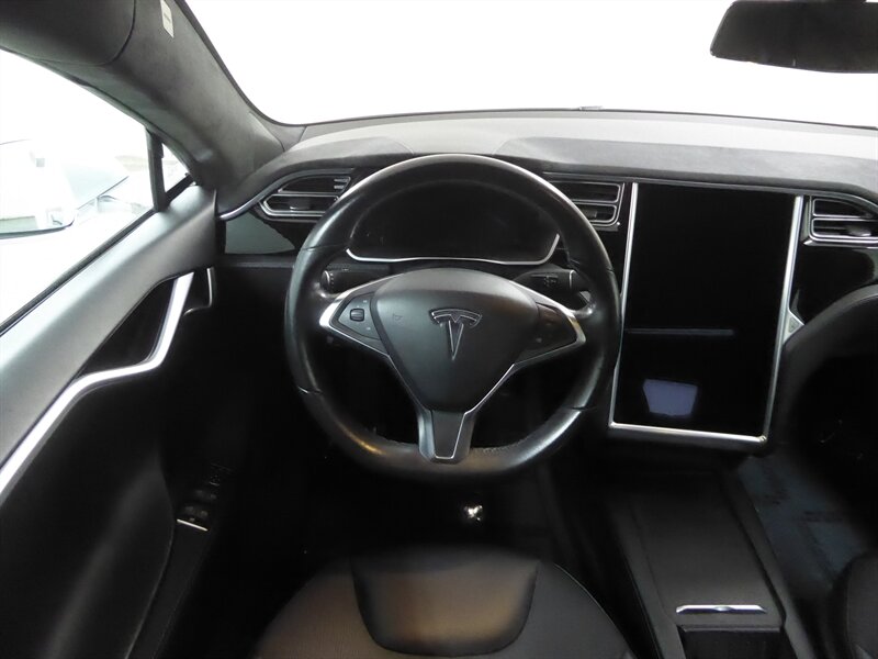 2016 TESLA MODEL S - Image 10
