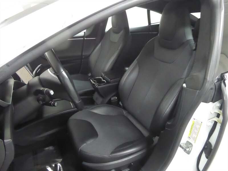 2016 TESLA MODEL S - Image 19