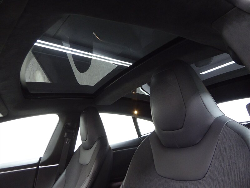 2016 TESLA MODEL S - Image 17