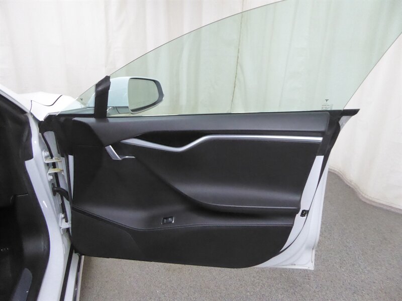 2016 TESLA MODEL S - Image 25