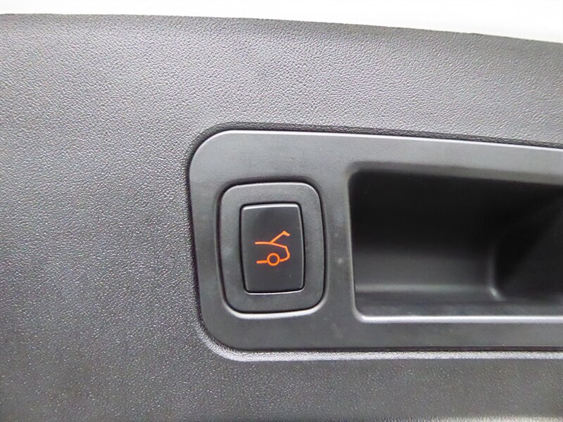 2016 TESLA MODEL S - Image 33