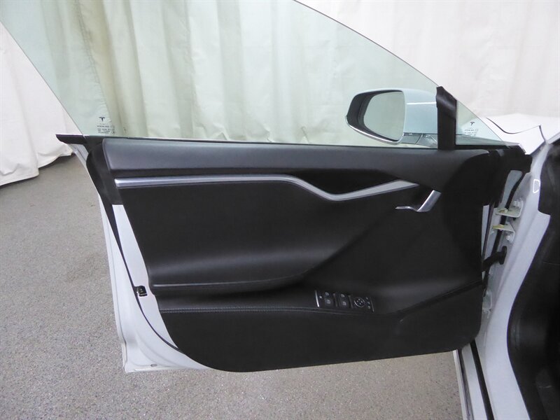 2016 TESLA MODEL S - Image 21