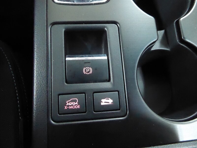 2017 SUBARU OUTBACK - Image 16