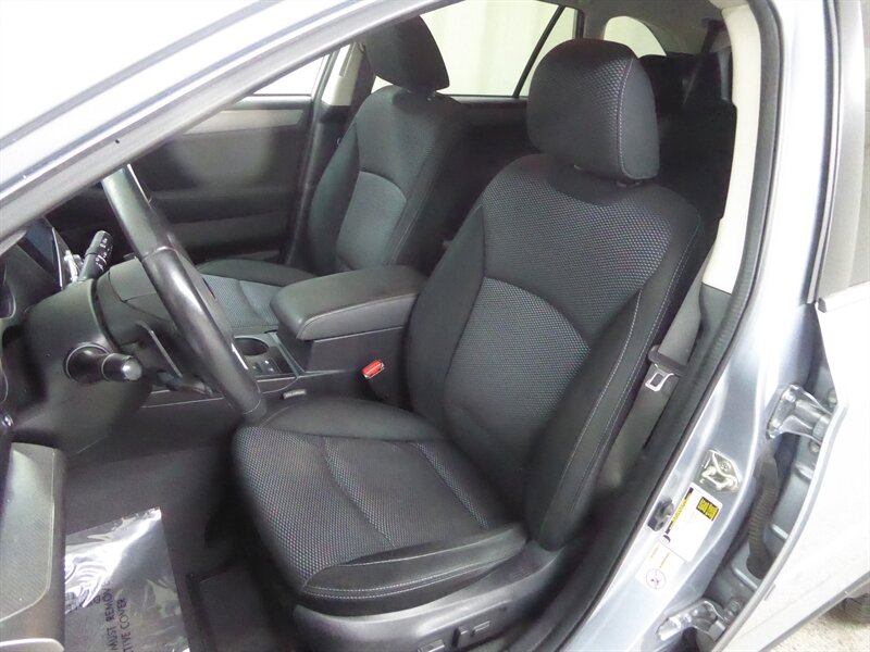 2017 SUBARU OUTBACK - Image 19