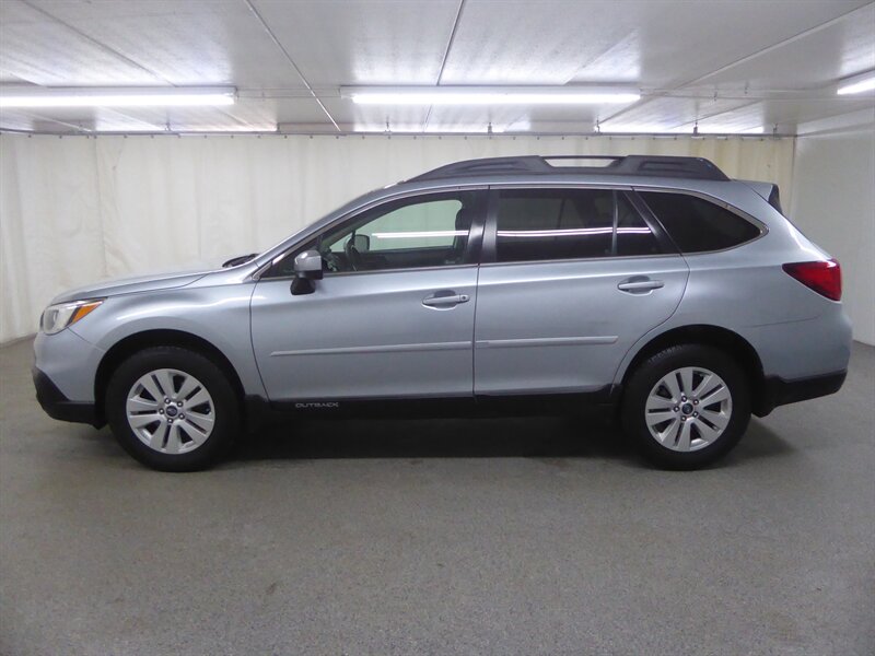 2017 SUBARU OUTBACK - Image 4