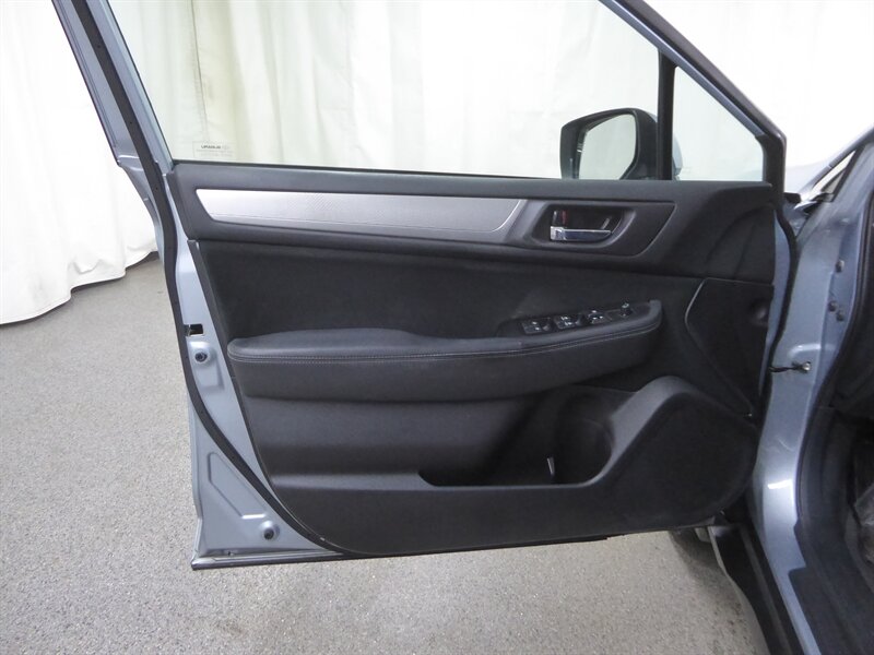 2017 SUBARU OUTBACK - Image 21