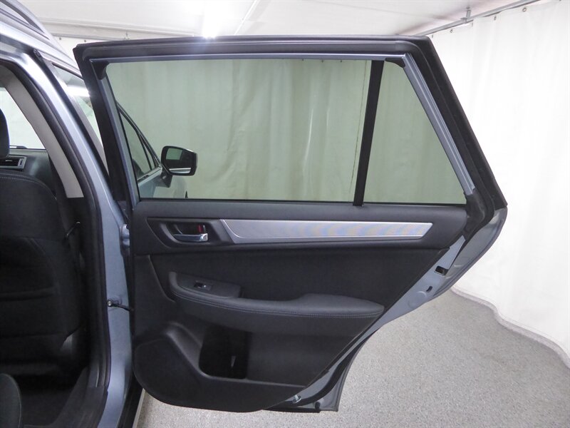 2017 SUBARU OUTBACK - Image 31