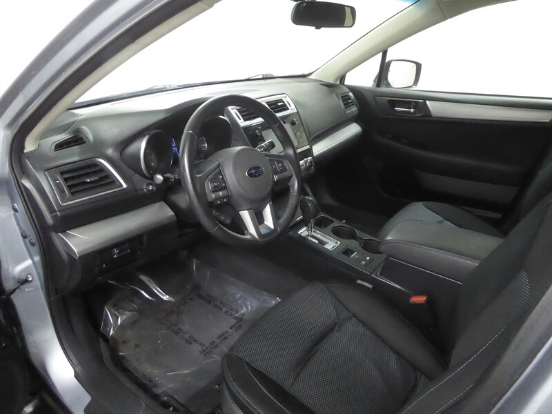 2017 SUBARU OUTBACK - Image 18