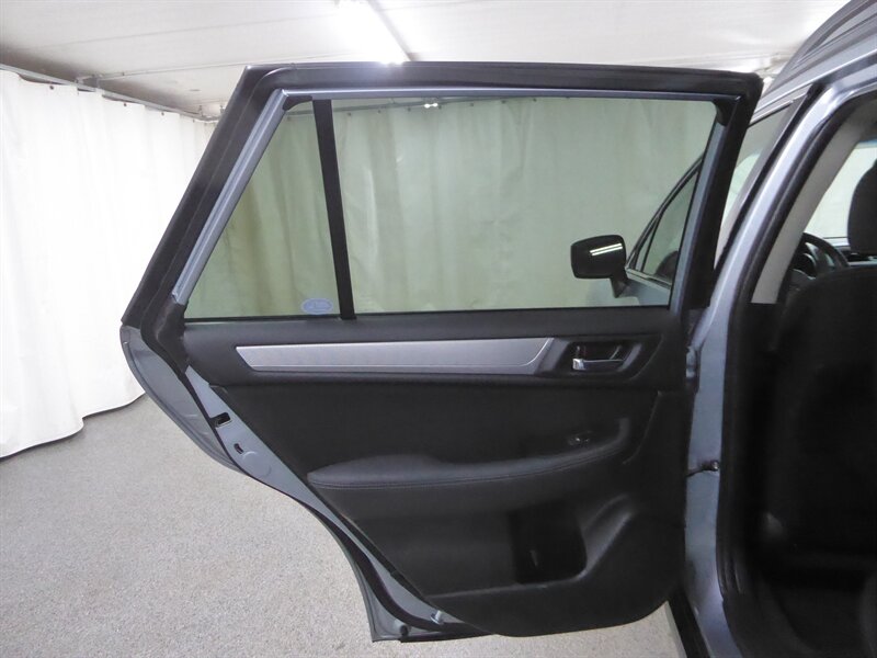 2017 SUBARU OUTBACK - Image 28