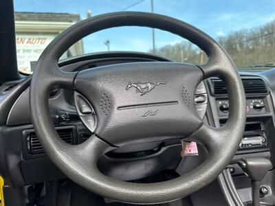 2001 Ford Mustang   - Photo 18 - Pittsburgh, PA 15226