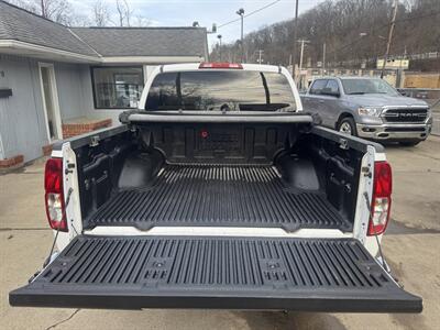 2011 Nissan Frontier SV V6   - Photo 9 - Pittsburgh, PA 15226