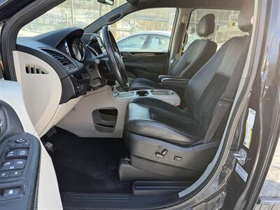2017 Dodge Grand Caravan SXT   - Photo 15 - Pittsburgh, PA 15226