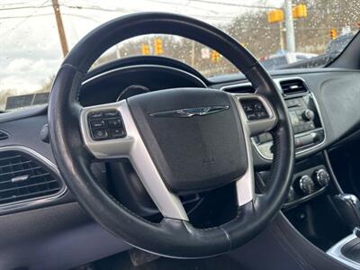 2014 Chrysler 200 Touring   - Photo 21 - Pittsburgh, PA 15226
