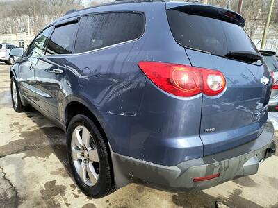 2012 Chevrolet Traverse LT   - Photo 2 - Pittsburgh, PA 15226