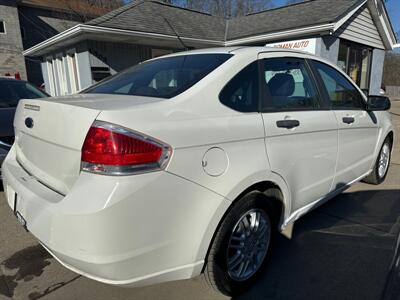 2010 Ford Focus SE   - Photo 4 - Pittsburgh, PA 15226