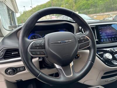 2017 Chrysler Pacifica Touring-L   - Photo 21 - Pittsburgh, PA 15226
