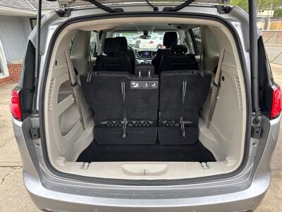 2017 Chrysler Pacifica Touring-L   - Photo 16 - Pittsburgh, PA 15226