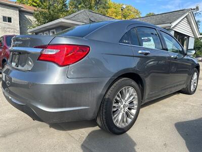 2012 Chrysler 200 Limited   - Photo 4 - Pittsburgh, PA 15226