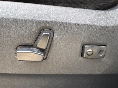 2014 Chrysler Town & Country Touring-L   - Photo 27 - Pittsburgh, PA 15226