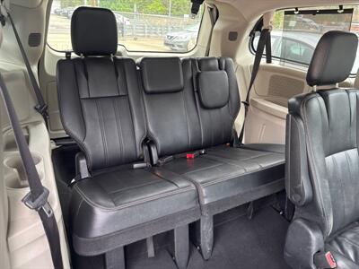 2014 Chrysler Town & Country Touring-L   - Photo 15 - Pittsburgh, PA 15226