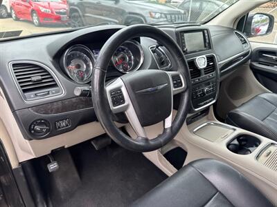 2014 Chrysler Town & Country Touring-L   - Photo 7 - Pittsburgh, PA 15226