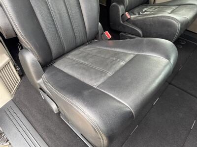 2014 Chrysler Town & Country Touring-L   - Photo 13 - Pittsburgh, PA 15226