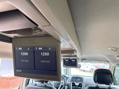 2014 Chrysler Town & Country Touring-L   - Photo 30 - Pittsburgh, PA 15226