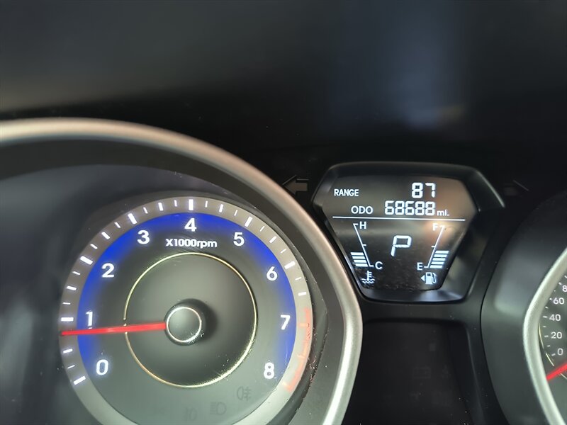 2012 Hyundai ELANTRA Limited - Photo 21 - Pittsburgh, PA 15226