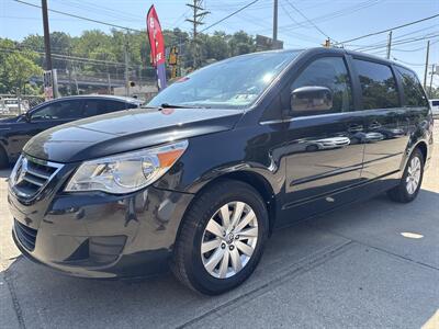 2012 Volkswagen Routan SEL Van