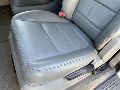 2012 Volkswagen Routan SEL   - Photo 13 - Pittsburgh, PA 15226