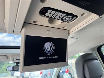 2012 Volkswagen Routan SEL   - Photo 18 - Pittsburgh, PA 15226