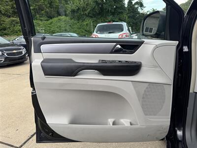 2012 Volkswagen Routan SEL   - Photo 39 - Pittsburgh, PA 15226