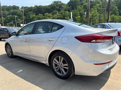 2017 Hyundai Elantra SE   - Photo 2 - Pittsburgh, PA 15226