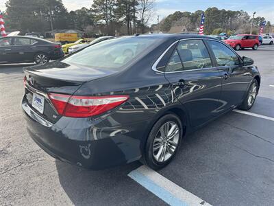 2017 Toyota Camry SE   - Photo 5 - Hayes, VA 23072