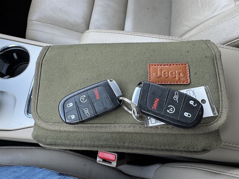 2015 Jeep Grand Cherokee Limited - Photo 28 - Hayes, VA 23072