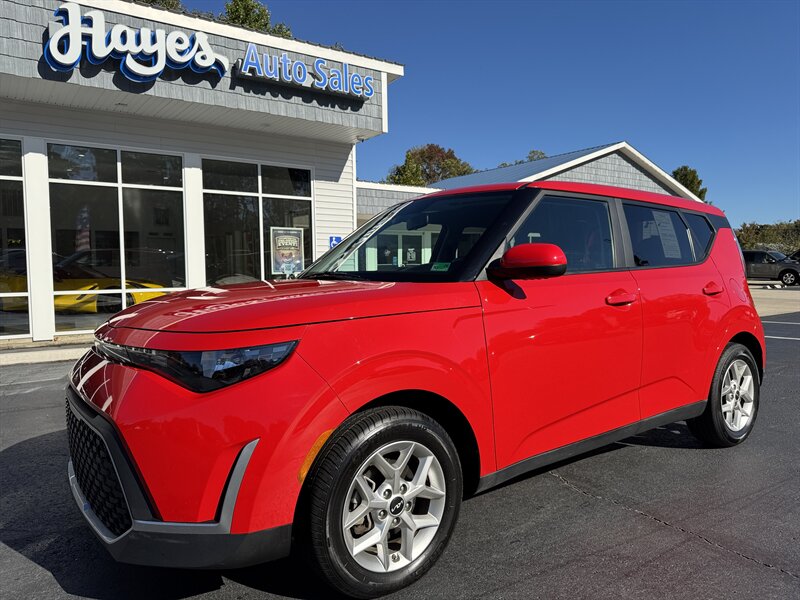 2023 Kia Soul LX  