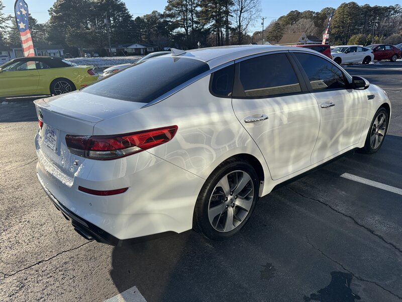 2020 Kia Optima S - Photo 5 - Hayes, VA 23072
